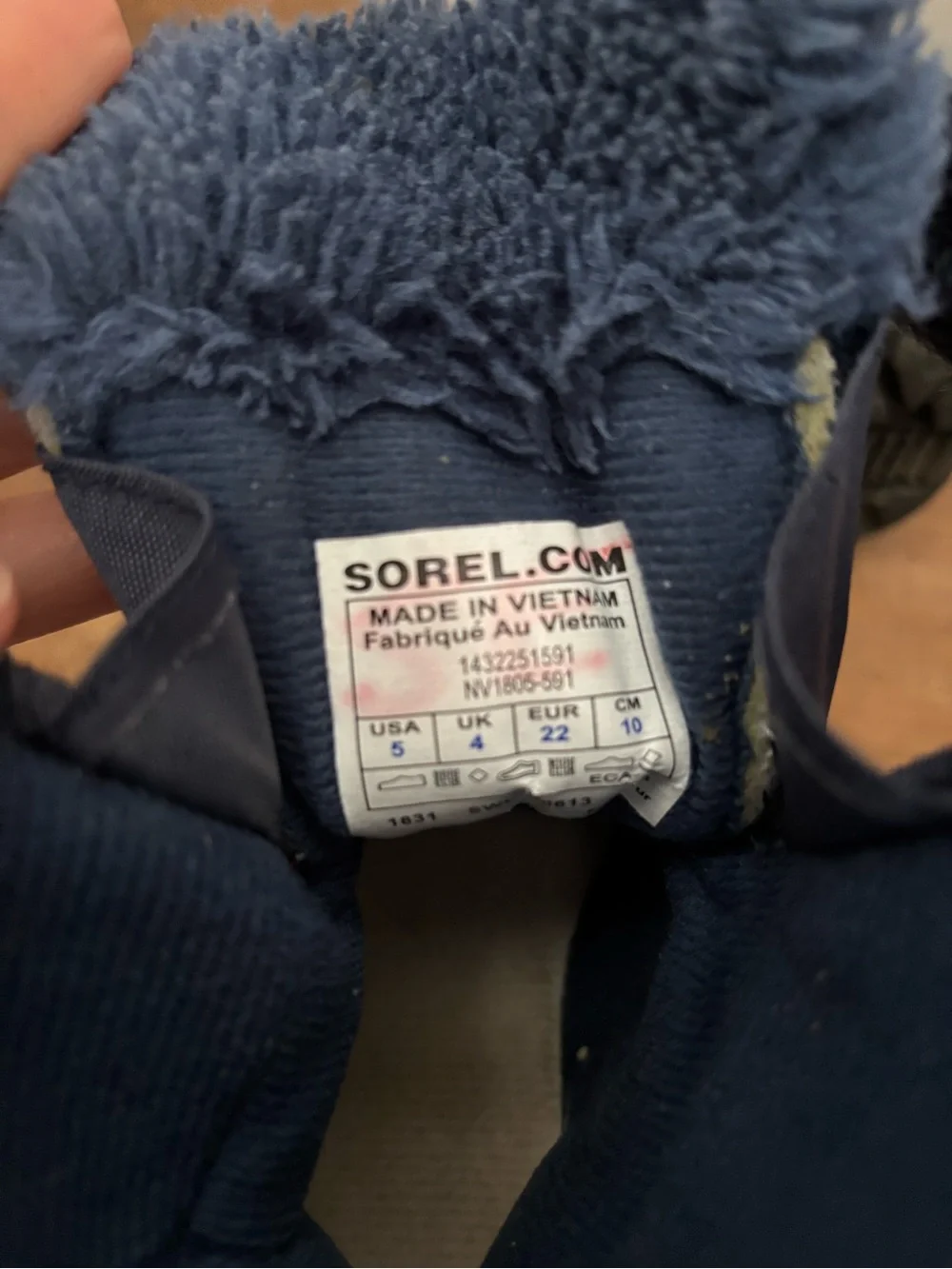 Sorel Snow Commander Kids' Navy and Red Winter Boots Size 5